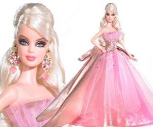 yapboz Barbie pembe bir elbise